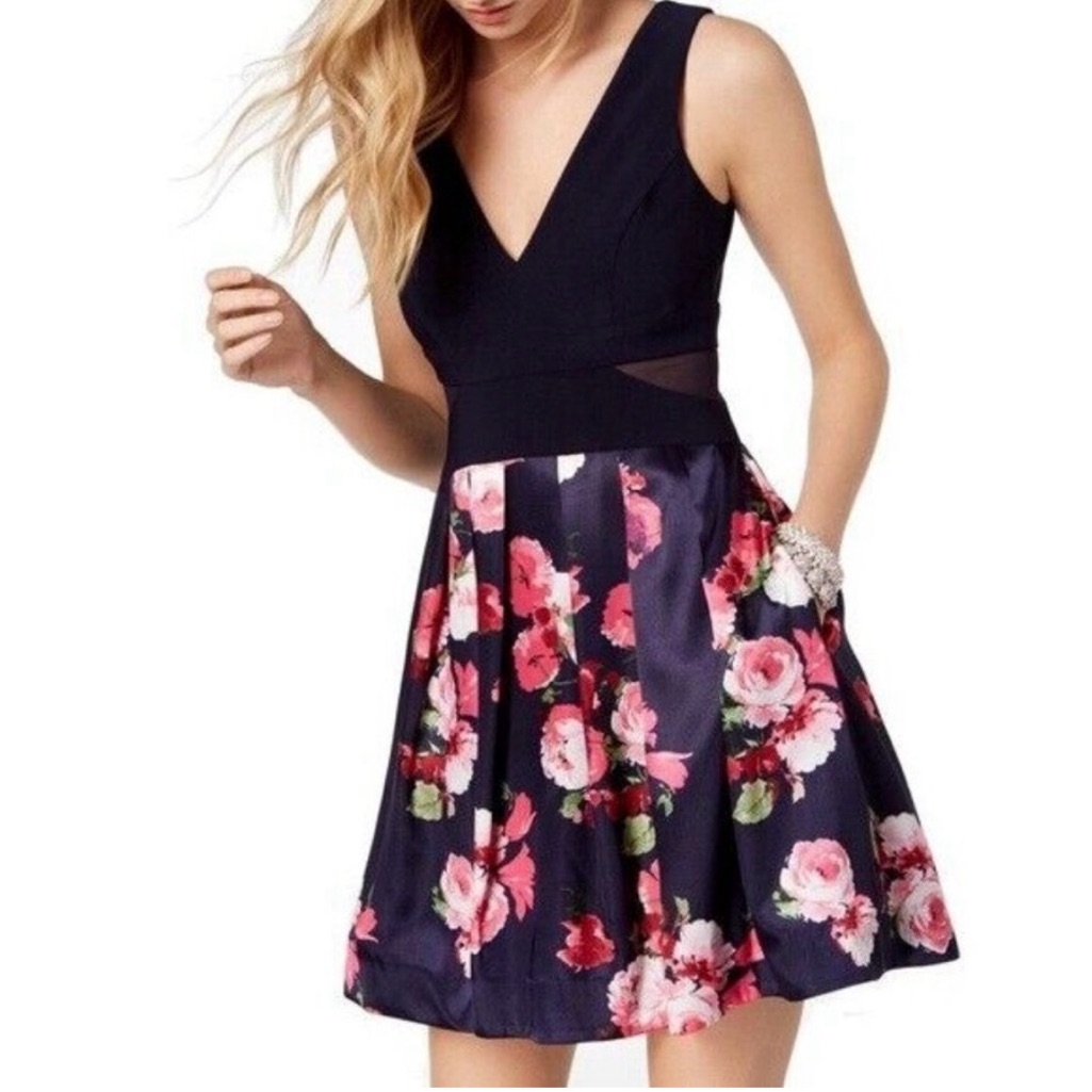 X By Xscape Sleeveless V-Neck Cocktail Dress 12